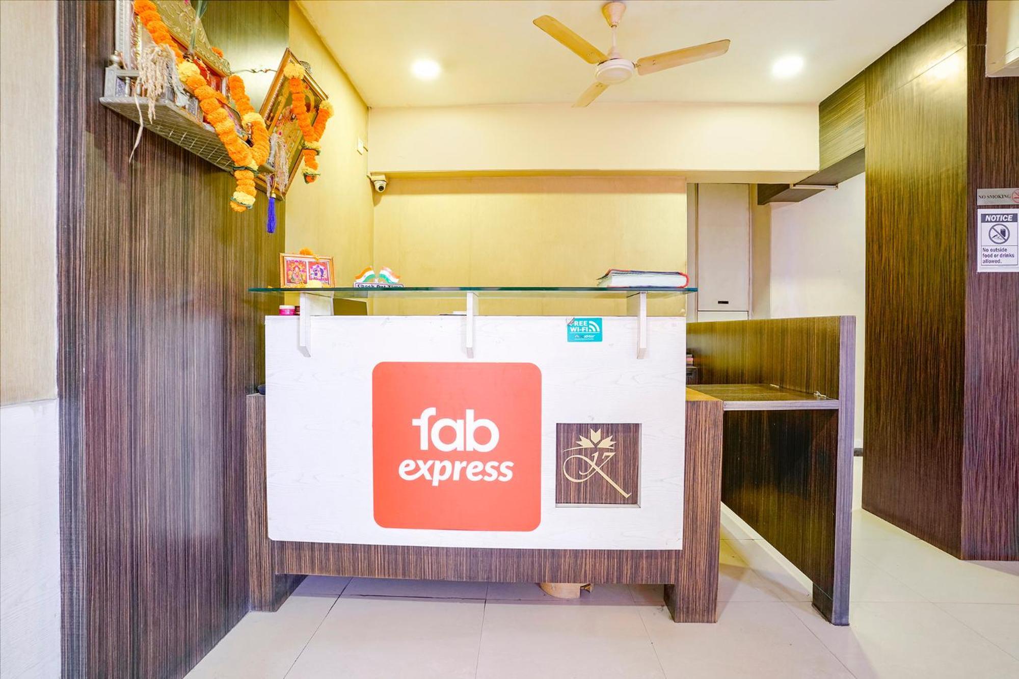 فندق Fabexpress Kuber - Nr Apmc Vashi, نافي مومباي المظهر الخارجي الصورة
